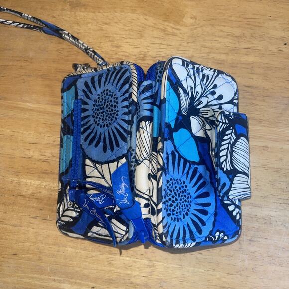 Vera Bradley Wristlet /Blue Bayou - Picture 8 of 8